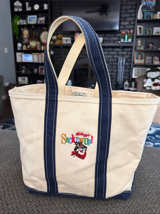 L.L. Bean Handbags - L.L. Bean Vtg Cream Canvas Tote with Navy Handles and Kellogg's Patch sack Em up